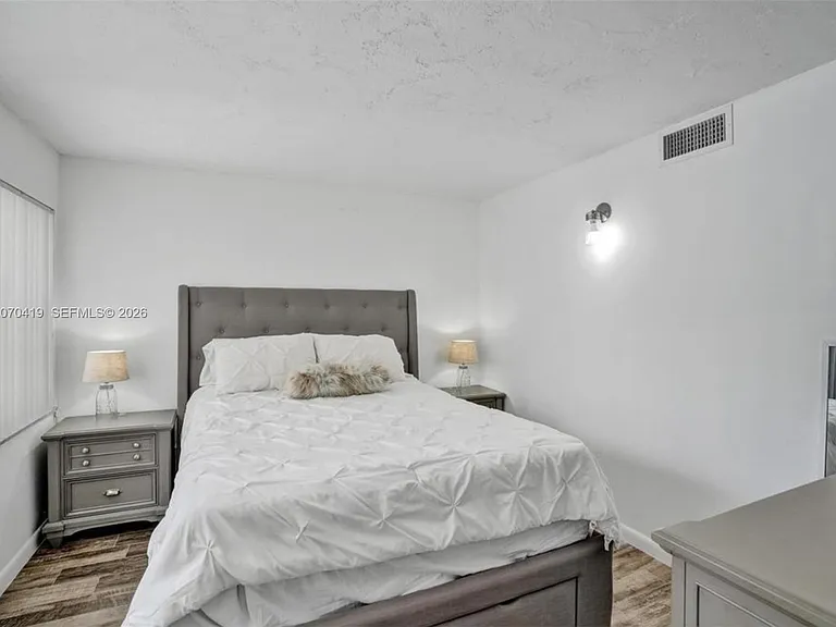 3424 SE 12th St #B6 — Photo 11
