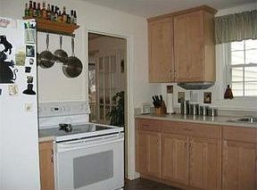 5th image of 462 Shrewsbury St