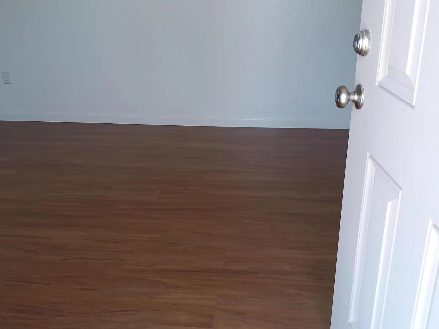 2 bed, 1.0 bath, 1185 sqft, $1,900 — Photo 2