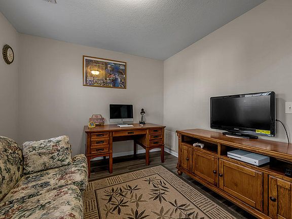 5th image of 2445 Lady Bedford Pl