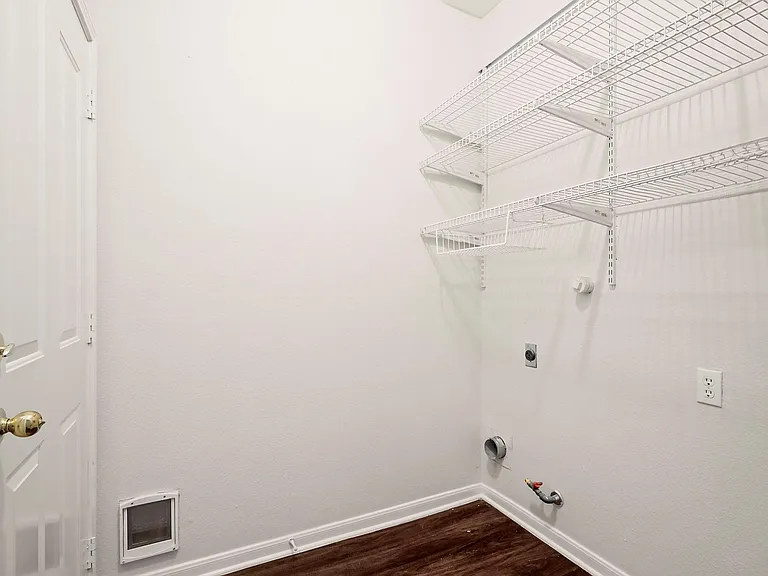 6921 Auckland Dr — Photo 16