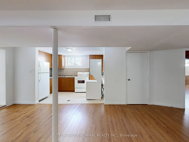 129 Crestwood Rd #BASEMENT — Photo 9