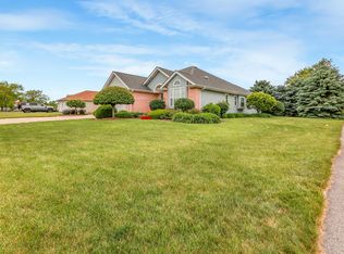 1401 Donegal Dr, Minooka, IL 60447