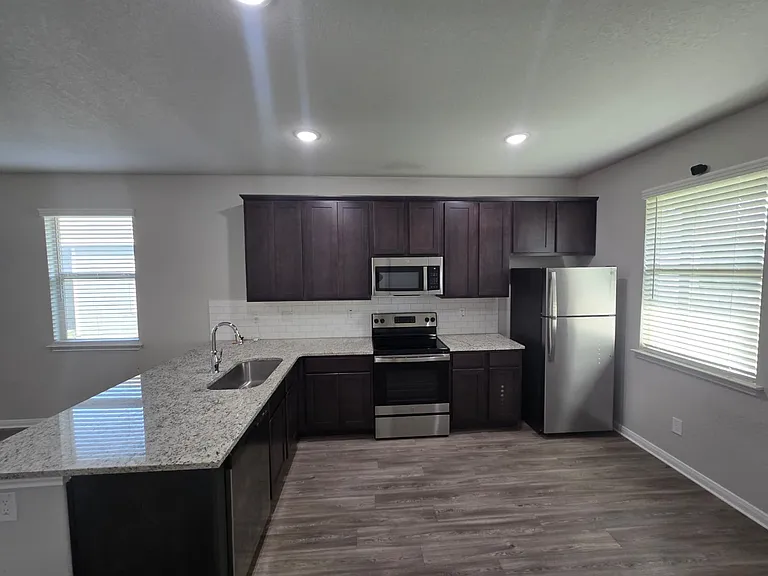 313 Caleb Ct — Photo 1