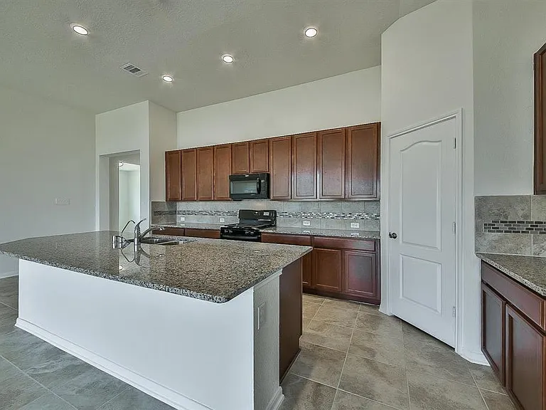 28330 Buffalo Fork Ln — Photo 4
