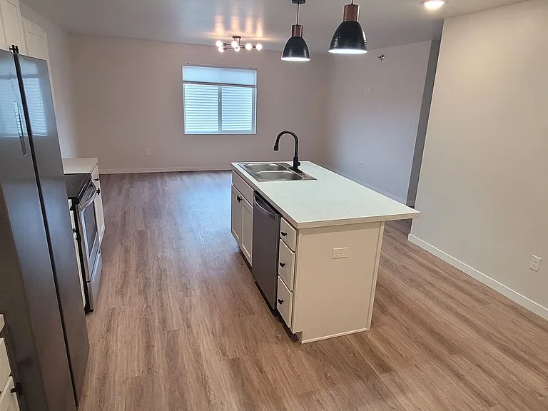 826-834 Thames Ct #1008 — Photo 53