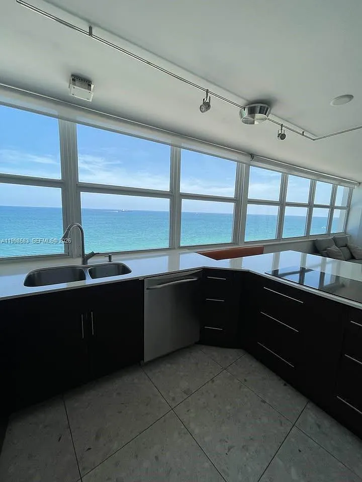 209 N Fort Lauderdale Beach Blvd — Photo 4