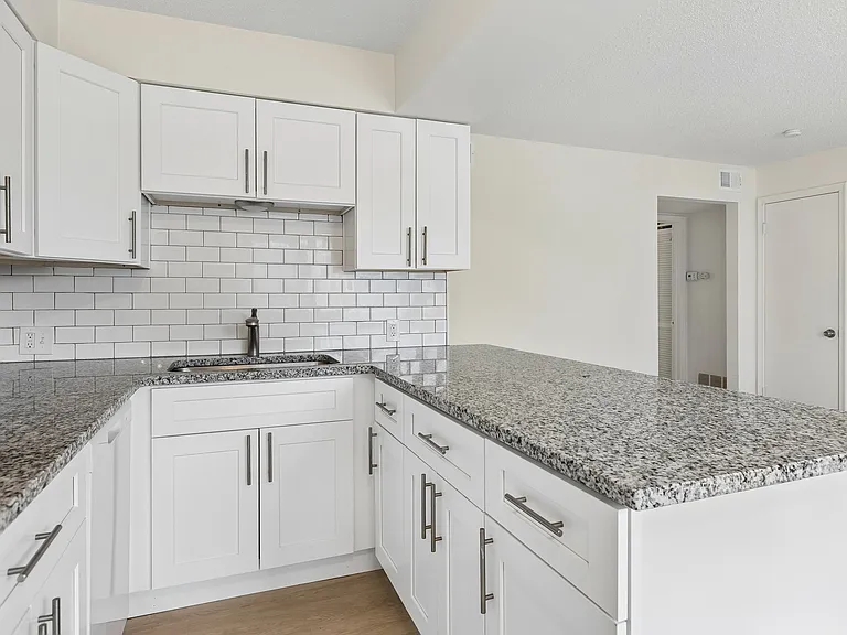 1056 S 29th St #9 — Photo 5
