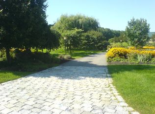 7 Rock Spring Ln, Southborough, MA 01772