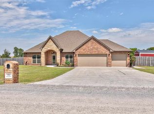 182 Mountain Ridge Dr, Lawton, OK 73507