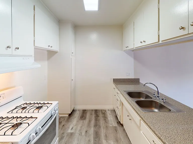 SA2 - 20431 Saticoy Apts. — Photo 8