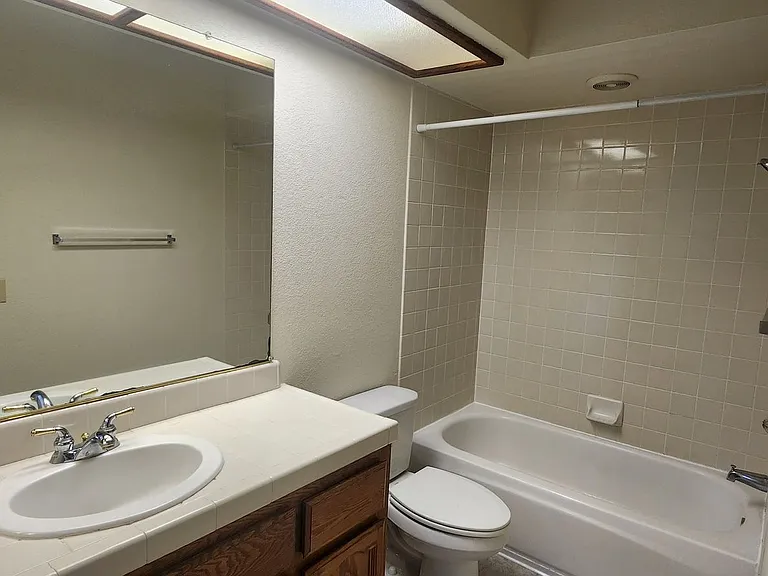 7812 Bardswell Ct — Photo 11
