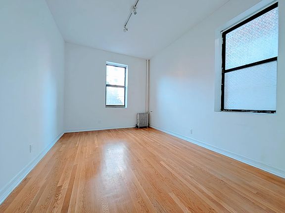 4th image of 436 Eastern Pkwy APT 1H