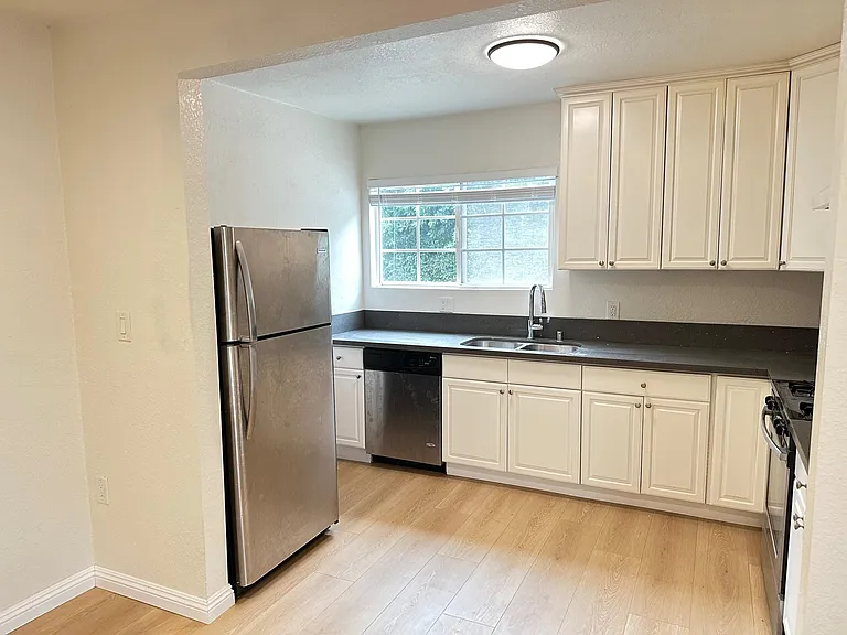 413 Bridewell St — Photo 1