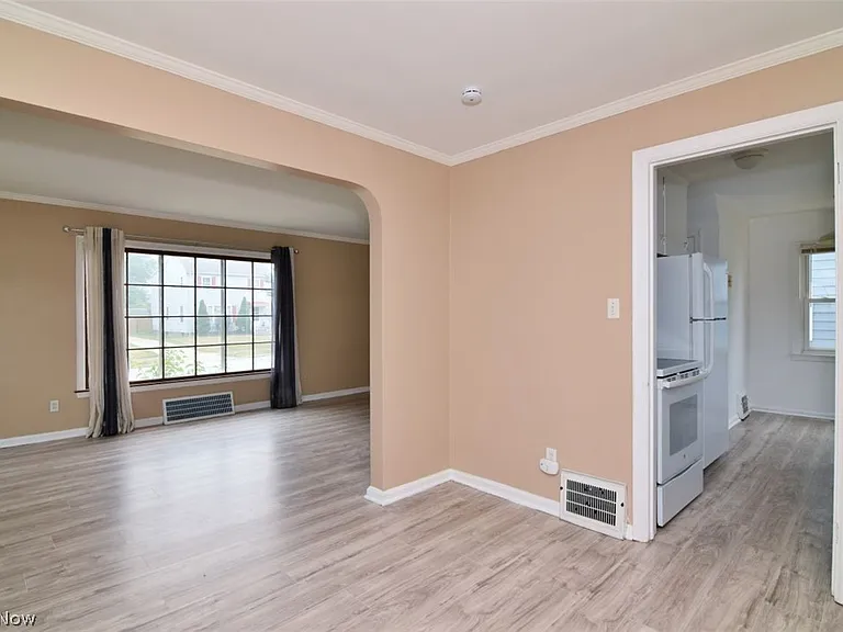 1408 Winston Rd — Photo 11