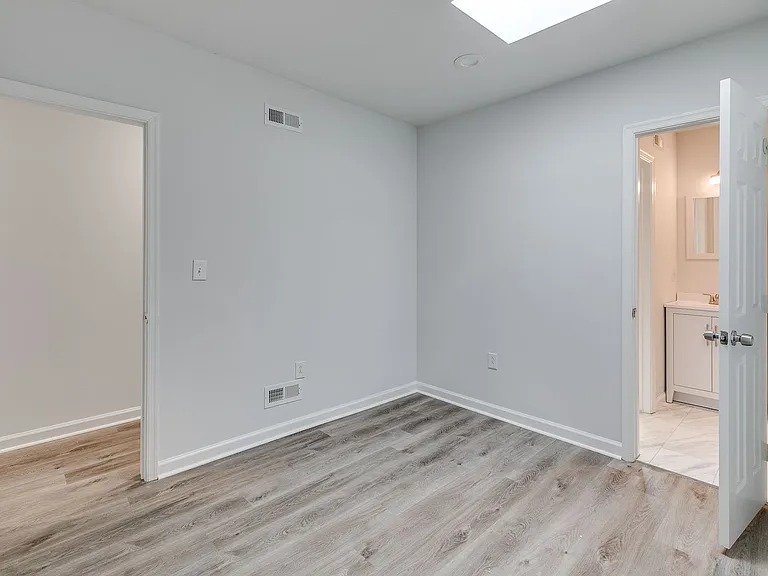 Brand New Luxury Temple Apartments — Photo 46