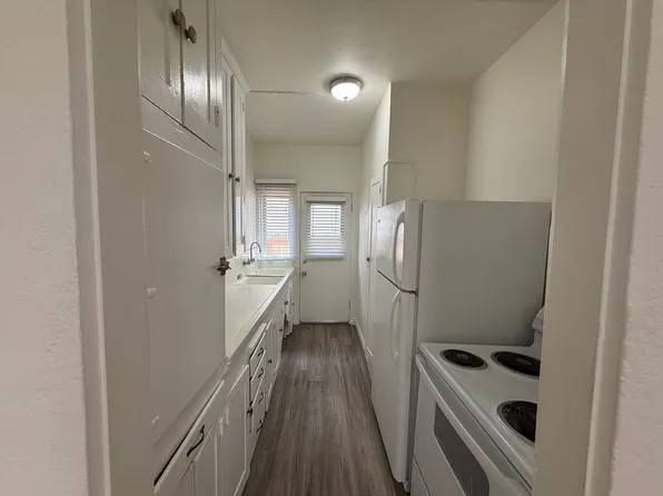 Charming 1-Bedroom Apartment in Bankers Hill!, 2354 3rd Ave, San Diego, CA 92101