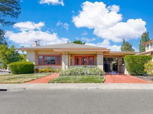 301 Plaza St, Healdsburg, CA 95448
