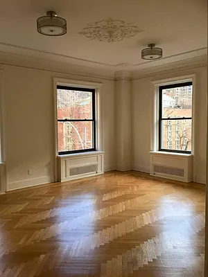 Rented by Siderow Residential Group | media 11