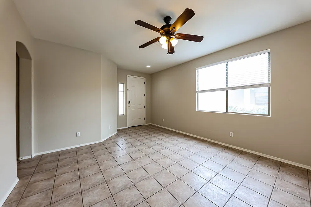 3 bed, 2.0 bath, 1428 sqft, $2,080 — Photo 4