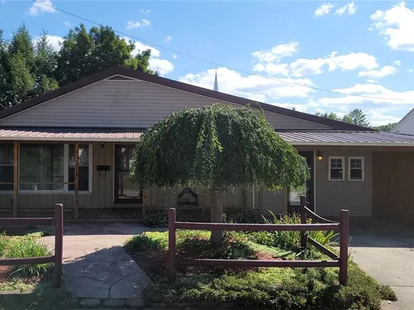 1806 Foley Ave, North Parkersburg, WV 26104