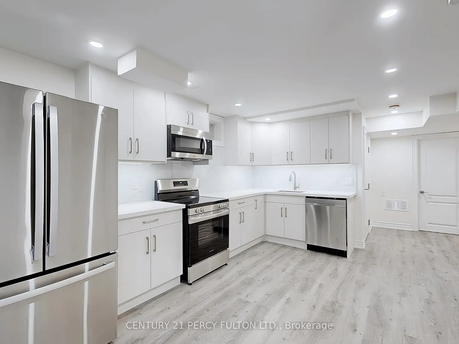 3 bed, $2,400 — Photo 4