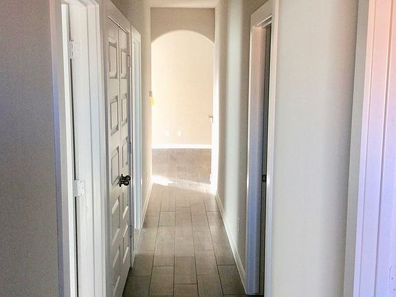 4th image of 221 Hidden Springs Dr