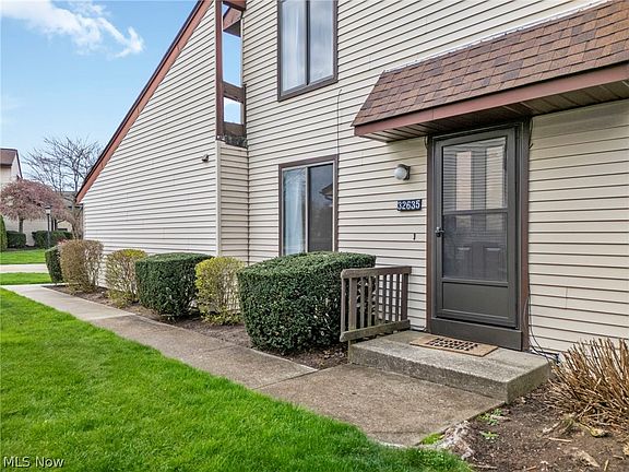 3rd image of 32635 Jefferson Dr #35