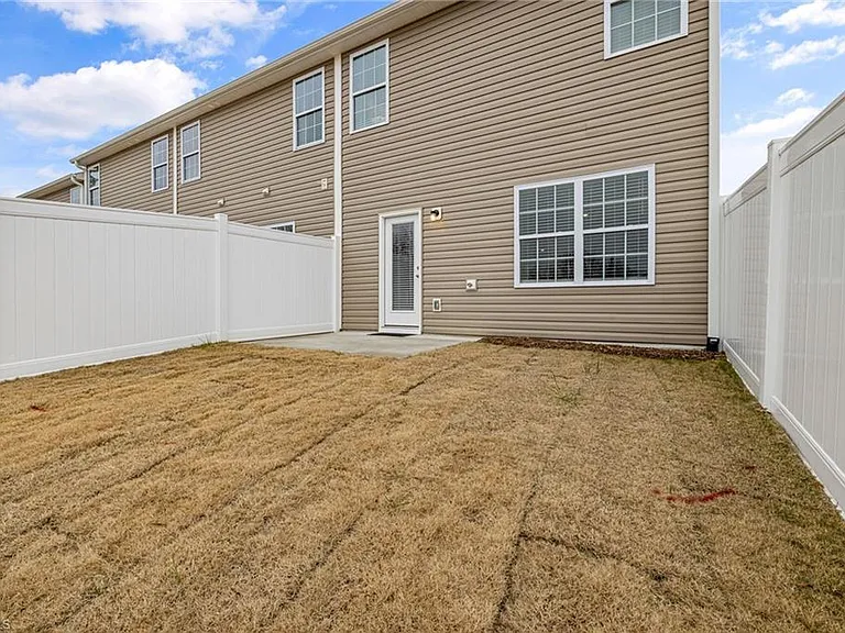 1178 Evelynnview Ln — Photo 16