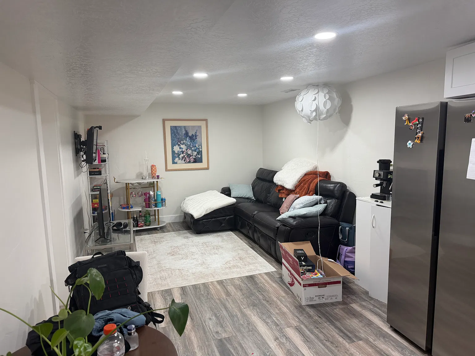 3 bed, 1000 sqft, $600 — Photo 2