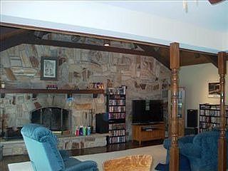 5th image of 4205 Hemlock Dr