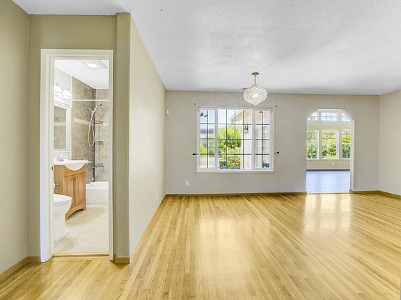 5th image of 7413 Bedford Ct