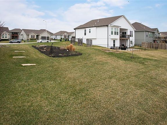5th image of 3724 NW 96th Ct