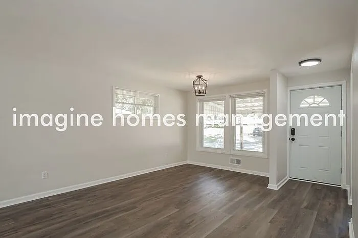 566 Firethorne Dr — Photo 12