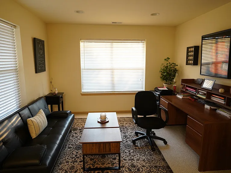 1108 Daffodil Ave NE — Photo 5