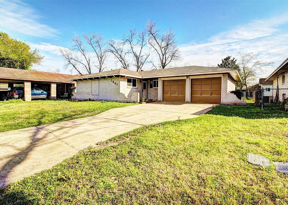 1st image of 1807 Saddle Rock Dr