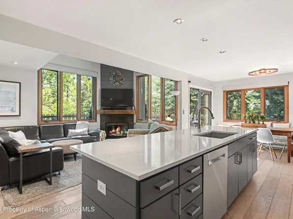 384 Fawn Ct, Snowmass Village, CO 81615