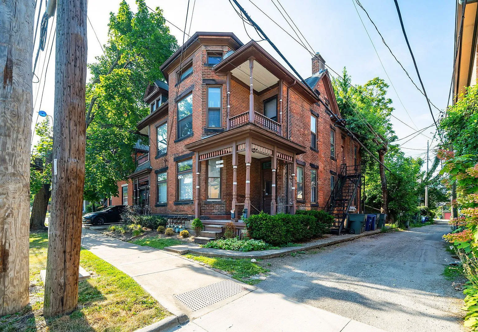 1 bed, 1.0 bath, $1,399 — Photo 1
