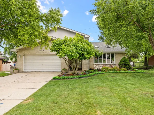 14127 S Pheasant Ln, Orland Park, IL 60467