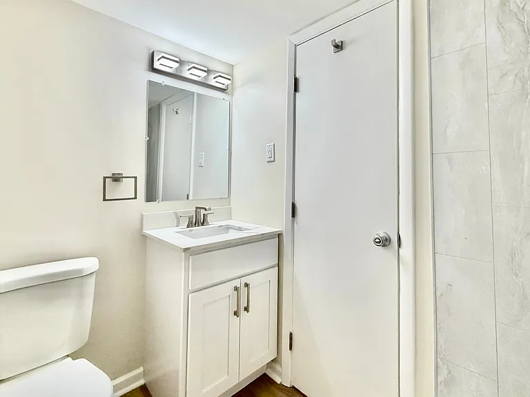 Sherwood Forest Apartments — Photo 13