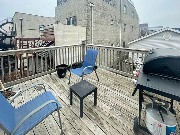 2nd image of 1342 W Hubbard St #3