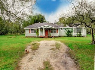 1326 Mesquite Rd, Wallis, TX 77485