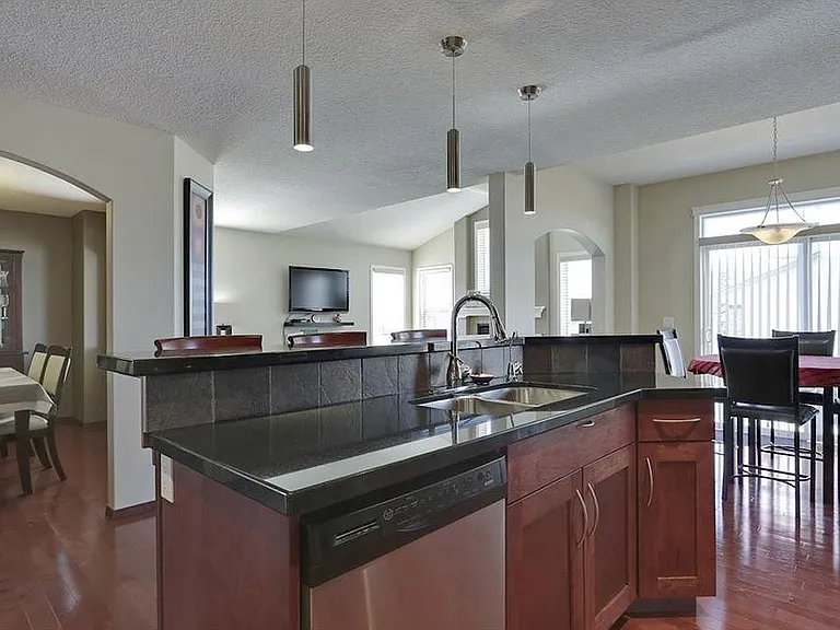 7965 Cougar Ridge Ave SW — Photo 10