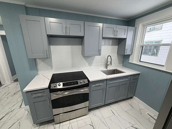 3rd image of 176 Guy Park Ave