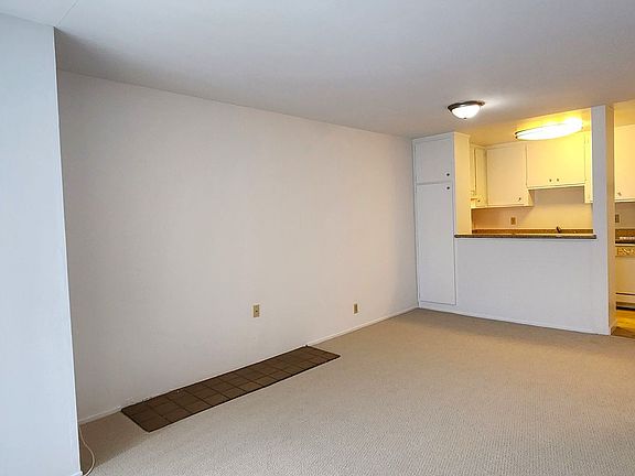 2nd image of 1821 Pacific Ave APT 16