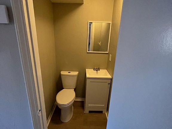 4th image of 121 Carriage Pl #3