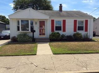 33 Dover St, Pawtucket, RI 02860