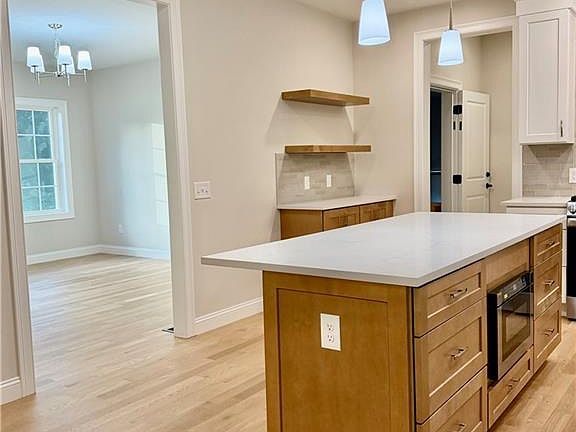 5th image of 11 Harmony Ln