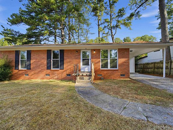 2nd image of 11 Regency Cir