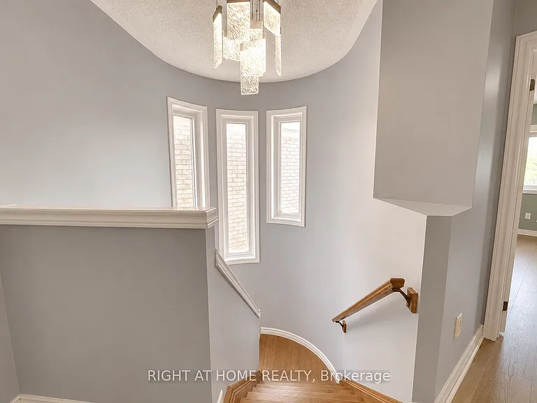 2233 Rockingham Dr — Photo 14